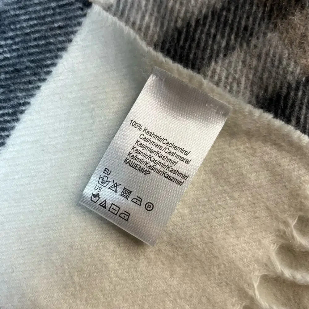 Fraas 100% Cashmere Plaid Scarf Wrap Blanket Ivory Gray Classic Preppy Checked
